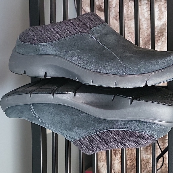 Dansko gray suede clogs - Picture 3 of 5